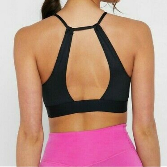 🌸 Nike Sports Bra 🌸 - Picture 2 of 5